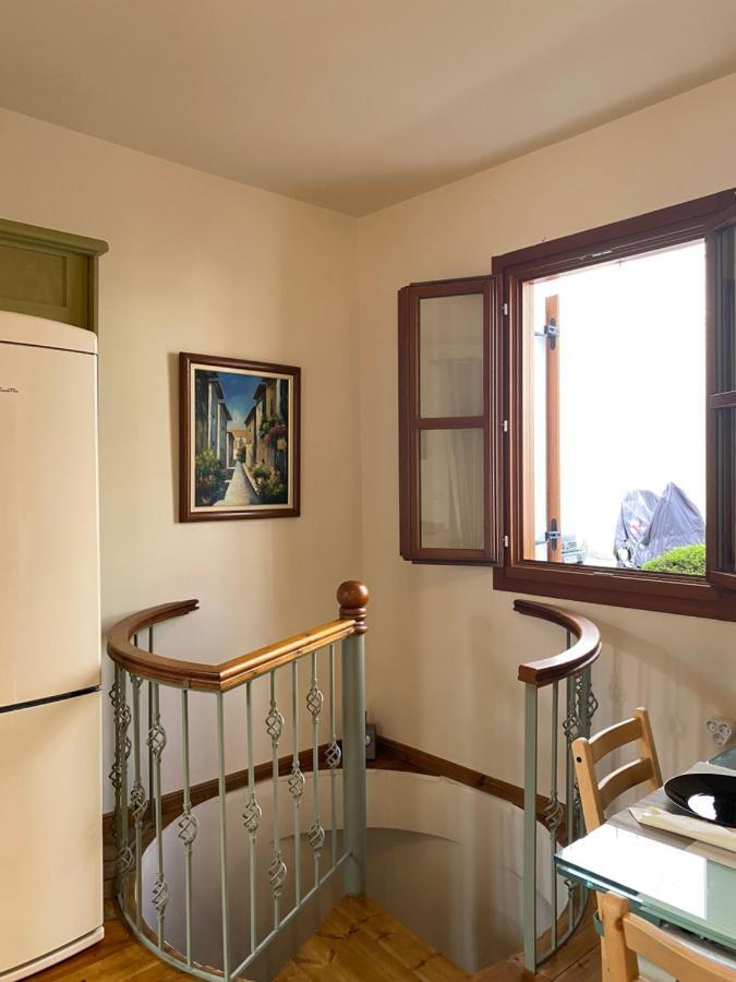 Delfi'S Cozy Maisonette Exterior photo