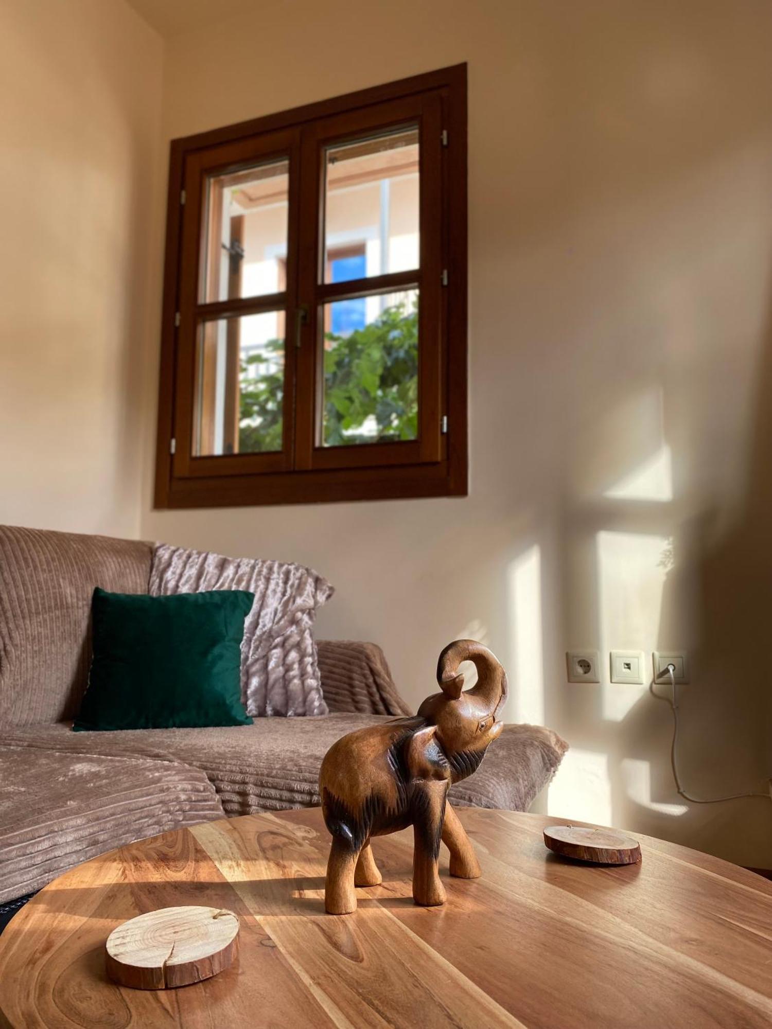 Delfi'S Cozy Maisonette Exterior photo
